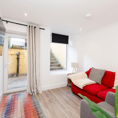 Joivy 3Br Flat In Haymarket With Free Parking 에든버러 외부 사진