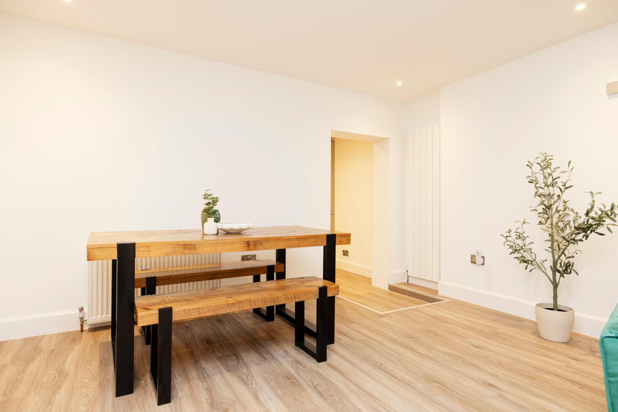 Joivy 3Br Flat In Haymarket With Free Parking 에든버러 외부 사진