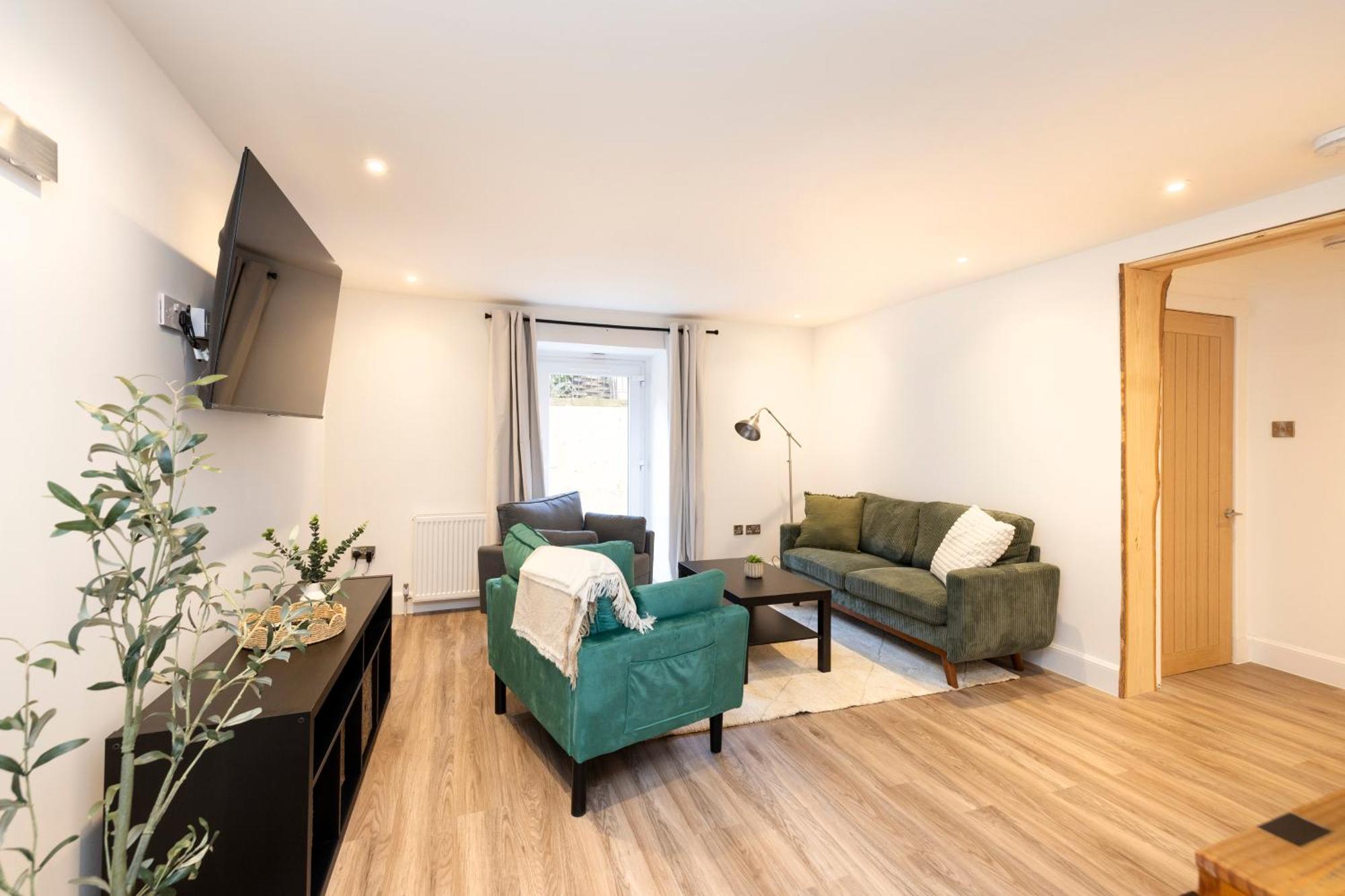 Joivy 3Br Flat In Haymarket With Free Parking 에든버러 외부 사진