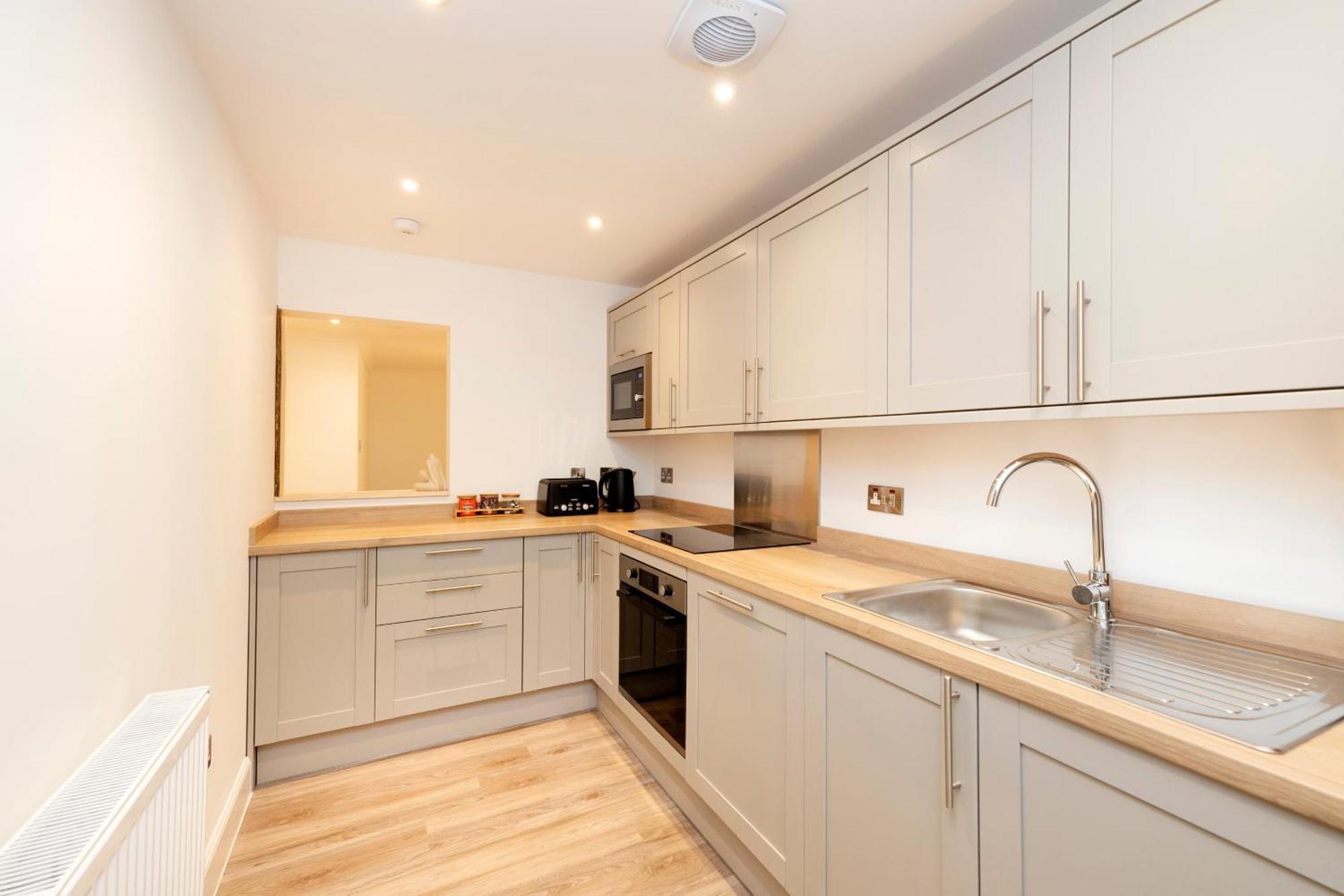 Joivy 3Br Flat In Haymarket With Free Parking 에든버러 외부 사진