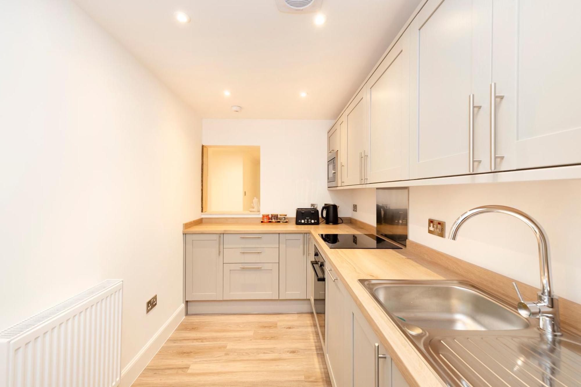 Joivy 3Br Flat In Haymarket With Free Parking 에든버러 외부 사진