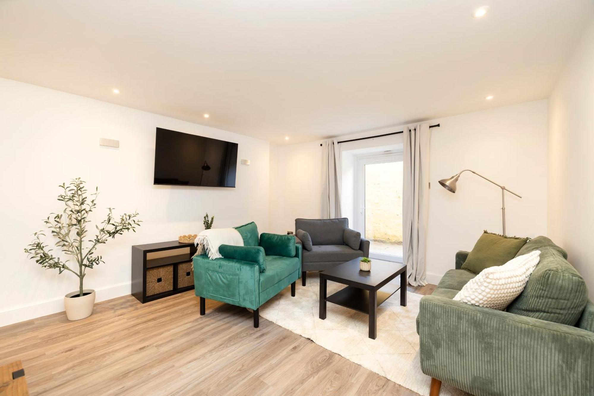 Joivy 3Br Flat In Haymarket With Free Parking 에든버러 외부 사진