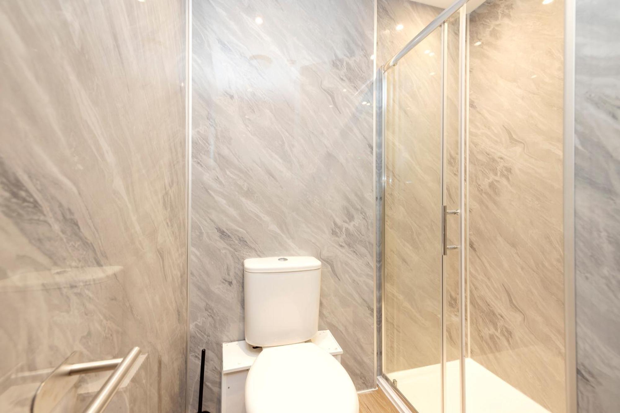 Joivy 3Br Flat In Haymarket With Free Parking 에든버러 외부 사진