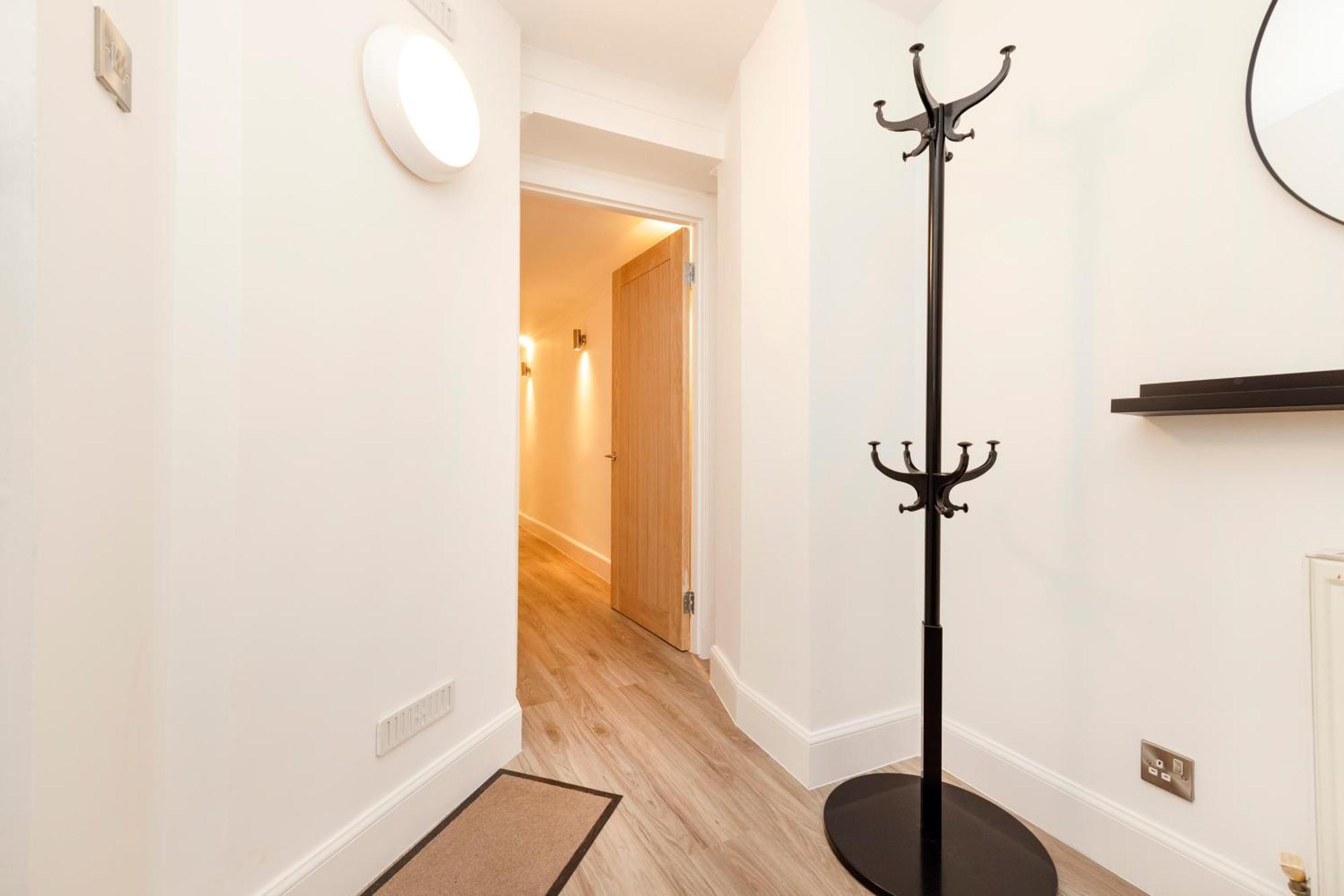 Joivy 3Br Flat In Haymarket With Free Parking 에든버러 외부 사진